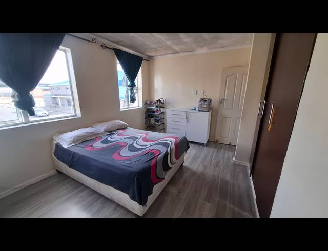 3 BEDROOM FREEHOLD FOR SALE IN WOODLANDS